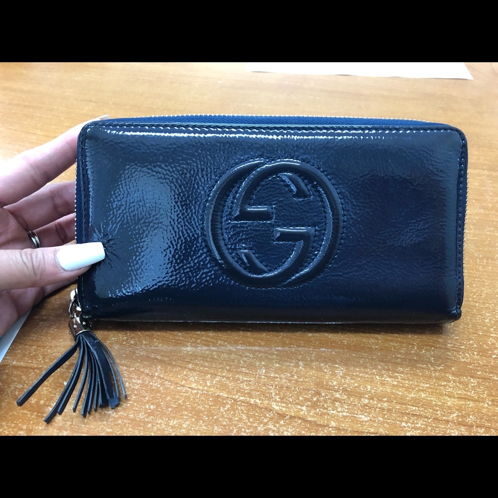 Gucci Patent Leather Navy Soho zip around wallet
